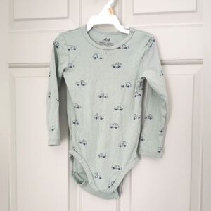 3/$20 H&M organic cotton onesie 12-18 m